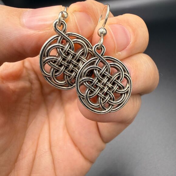Silver Color Celtic Knot Dangle Earrings Openwork Wire Wrapped Circle - Picture 3 of 3